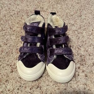 Toddler girls  New Cat and Jack size 8 velvet purple sneaker.